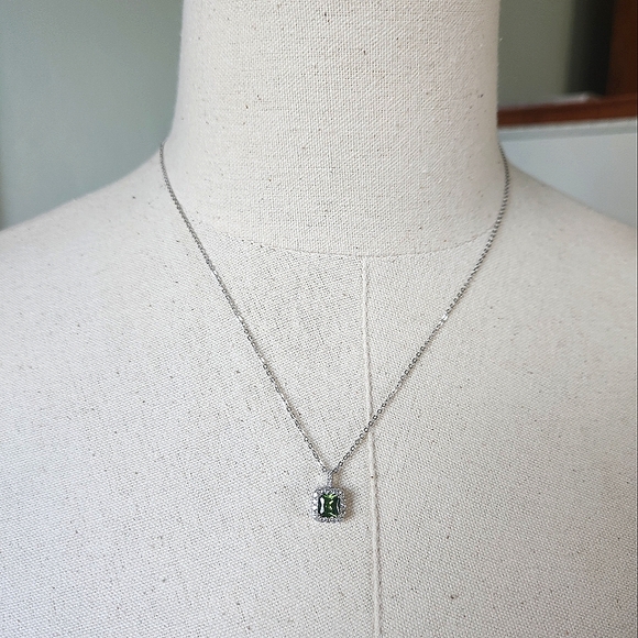 NWT Ryze Shamrock Green & White Cubic Zirconia .925 Sterling Silver 18" Necklace - Picture 6 of 10
